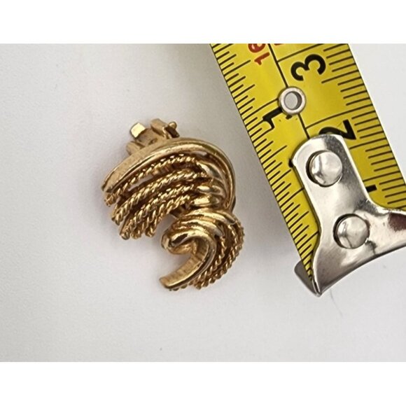 Vintage Lisner Brushed Gold Swirl MCM Brooch Clip On Earring Set 60s 70s Elegant - Picture 4 of 4